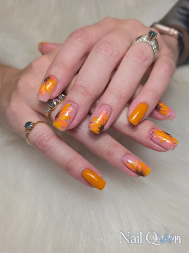 Structured set, handpainted art, 3d accents
